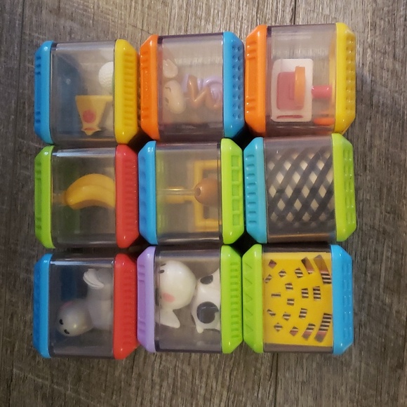 9 Fisher-Price Peek A Boo Blocks - Picture 3 of 3